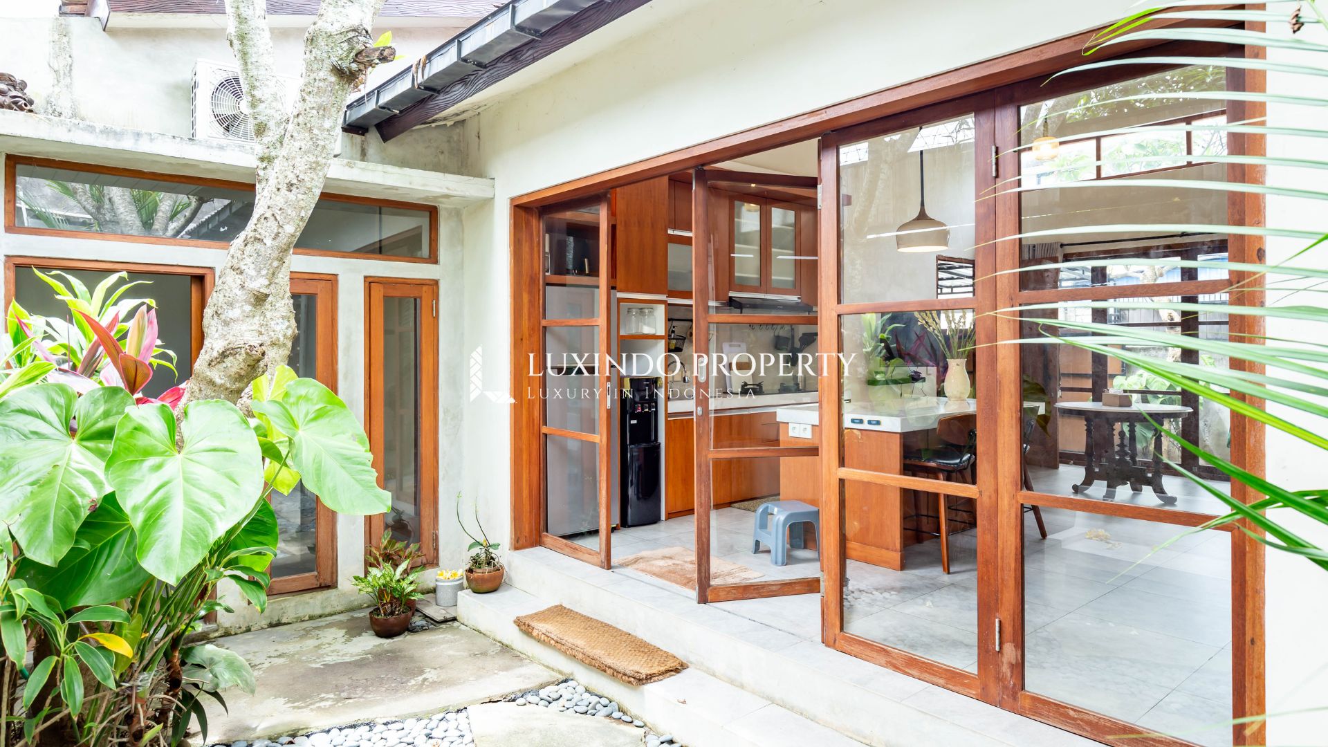 CANGGU – MODERN SMART HOME WITH 20 YEARS LEASE (LHV916)